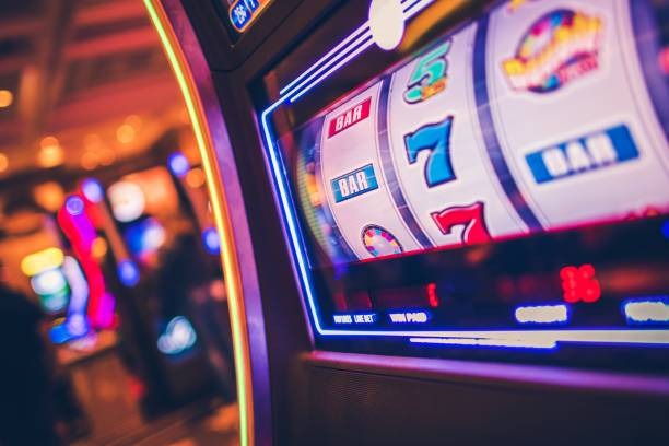 Red Tiger slot game interface showing paytable, RTP, and bonus feature details